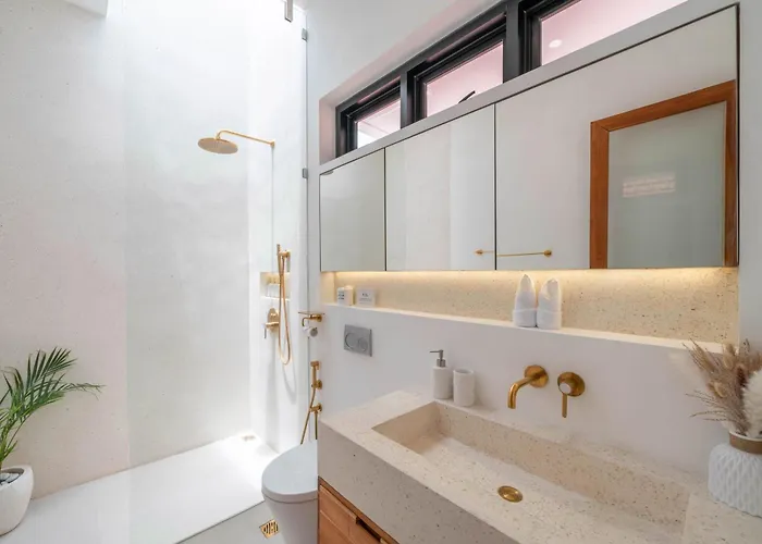Finity B - Brand New Romantic 1br With Pool In