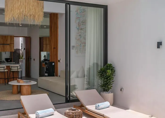 Finity B - Brand New Romantic 1br With Pool In * Canggu