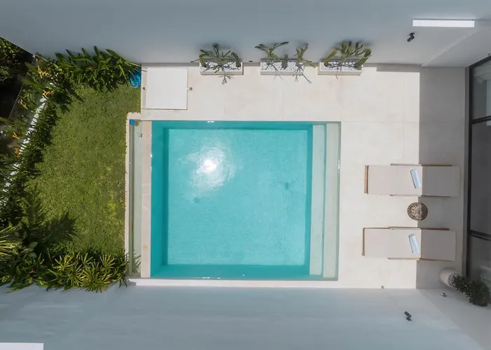Villa Finity B - Brand New Romantic 1br With Pool In