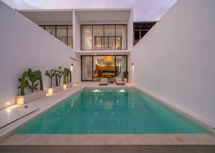 Finity B - Brand New Romantic 1br With Pool In *