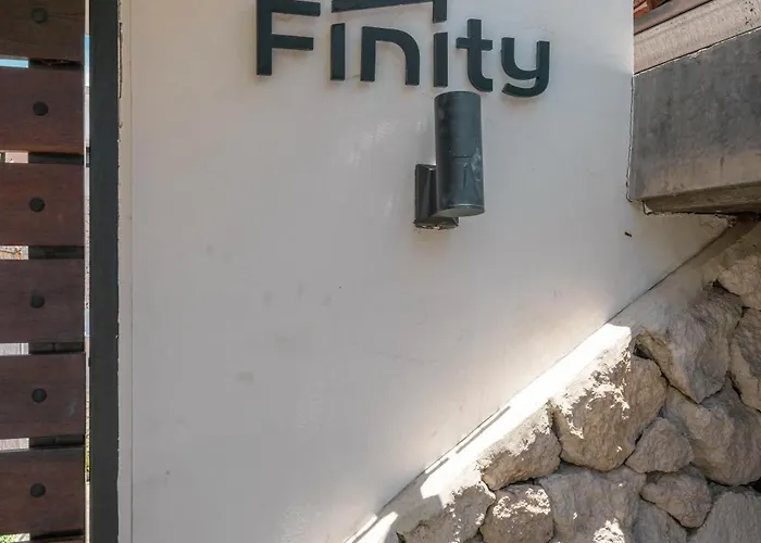 Villa Finity B - Brand New Romantic 1br With Pool In Canggu
